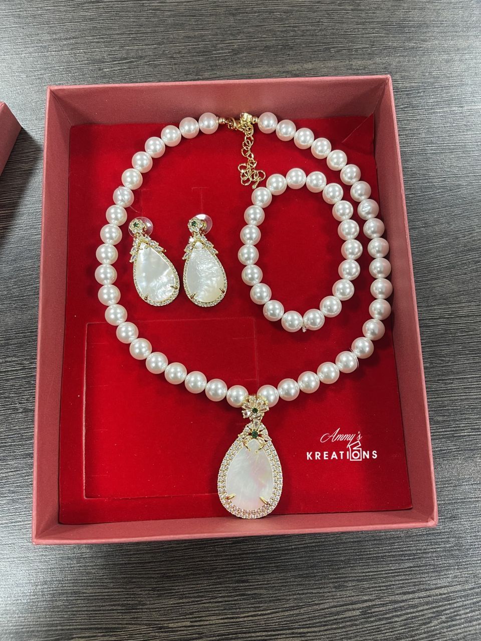 Pearl Necklace Set